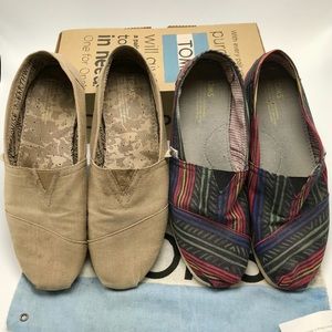 2 Pair of TOMS Men’s Slip on Canvas Classics